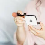 Overvejer du at finansiere din makeup med et kviklån? Så læs her først